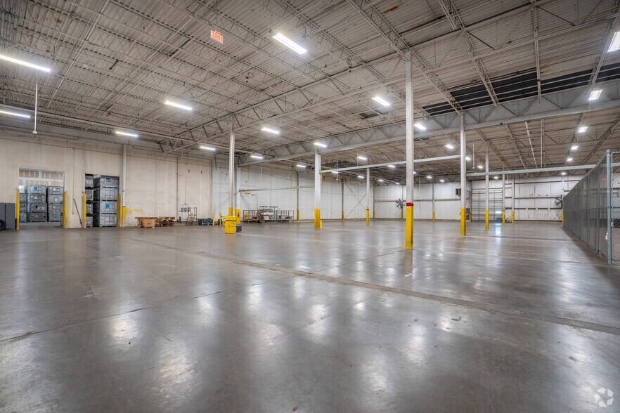 More Photos Of 650 S 23rd St, Beaumont Warehouse For Lease