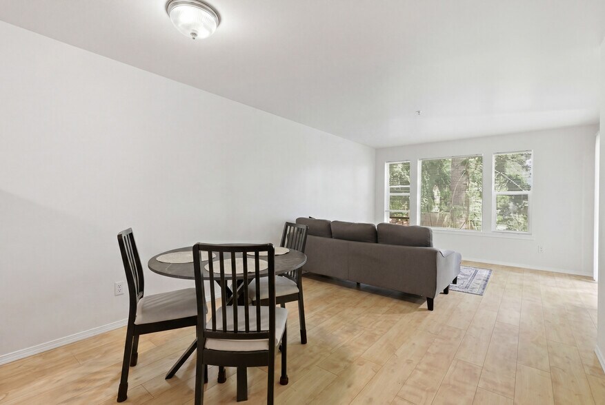 More Photos Of 13310 Greenwood Ave N, Seattle Apartments For Sale