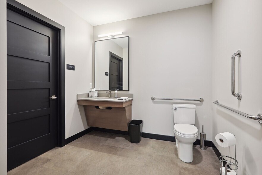 More Photos Of 275 Lake St, Wayzata Office Residential For Lease