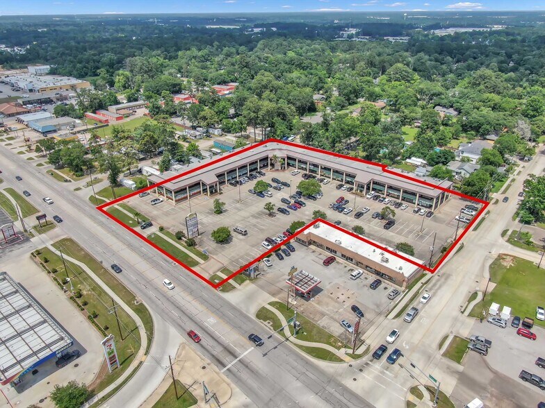 More Photos Of 1712 N Frazier St, Conroe General Retail For Sale