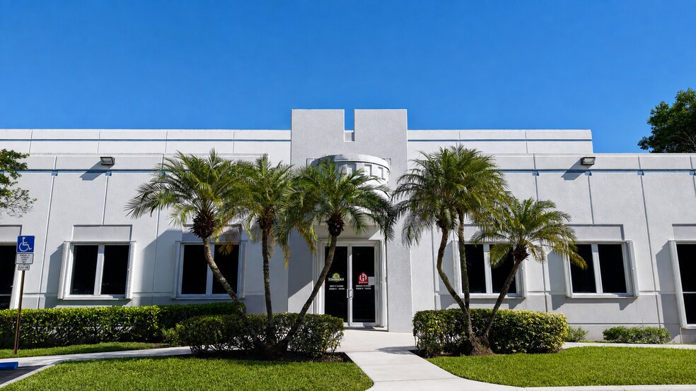 More Photos Of 3255 Meridian Pky, Weston Refrigeration Cold Storage For Lease