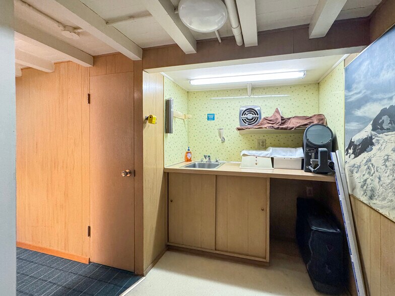 More Photos Of 114 E 1st St, Port Angeles Office For Lease