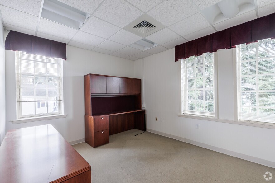 More Photos Of 303 Broad St, Red Bank Specialty For Lease