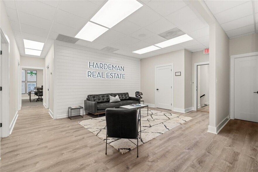 More Photos Of 6111 Peachtree Dunwoody Rd NE, Atlanta Medical For Sale