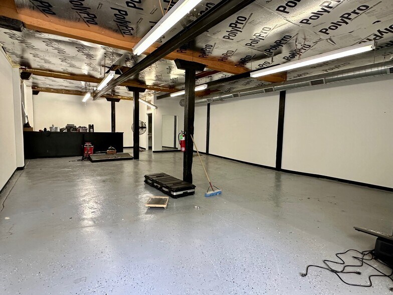 More Photos Of 2727-2731 S Jefferson Ave, Saint Louis Warehouse For Lease