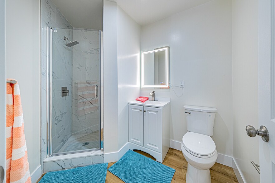 More Photos Of 5633 La Mirada Ave, Los Angeles Apartments For Sale