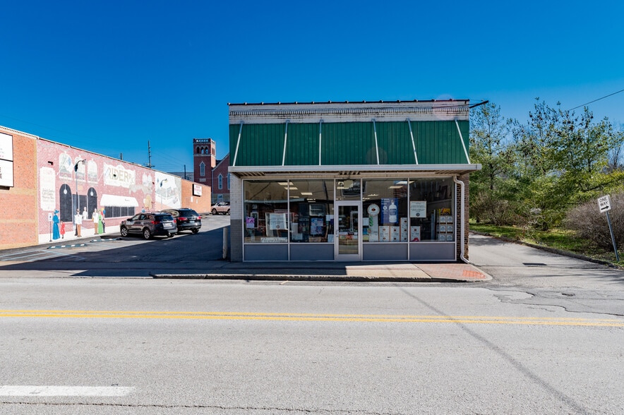 More Photos Of 307 Merchant St, Fairmont Freestanding For Sale