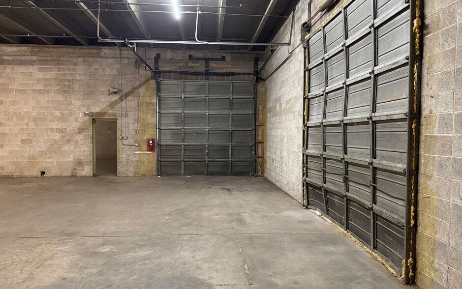 More Photos Of 2211 Commercial St NE, Albuquerque Warehouse For Lease