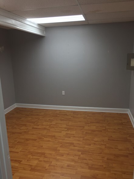 More Photos Of 28 Liberty St, Westminster Apartments For Lease