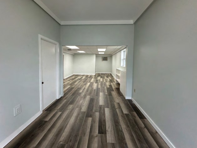 More Photos Of 317 N Larch St, Lansing Warehouse For Lease