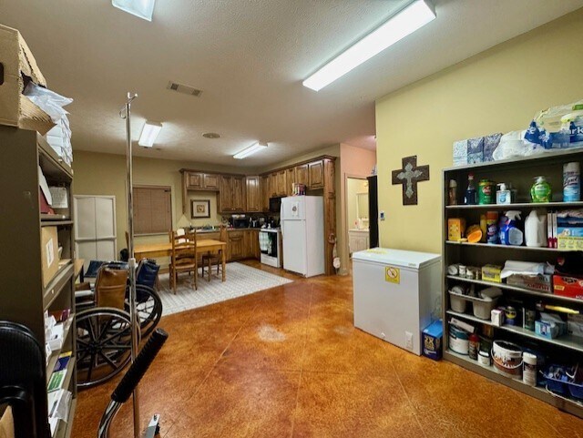 More Photos Of 2464 Main St, Plantersville Medical For Sale