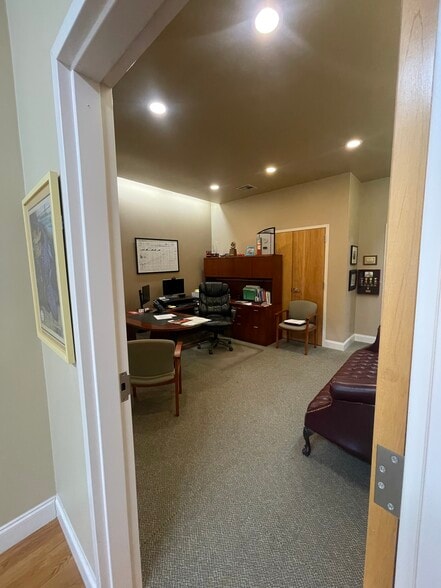 More Photos Of 110 Ormond Center Ct, Destrehan Freestanding For Lease