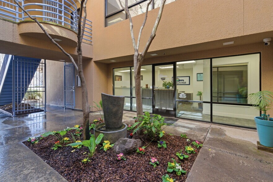 More Photos Of 717 16th St, Modesto Office For Lease