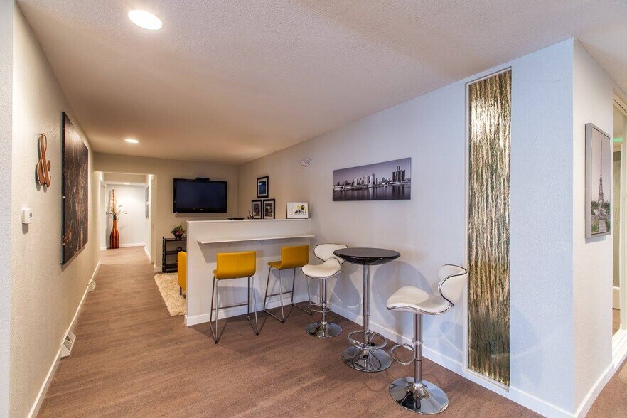More Photos Of 302 N 3rd St, Watertown Office For Sale