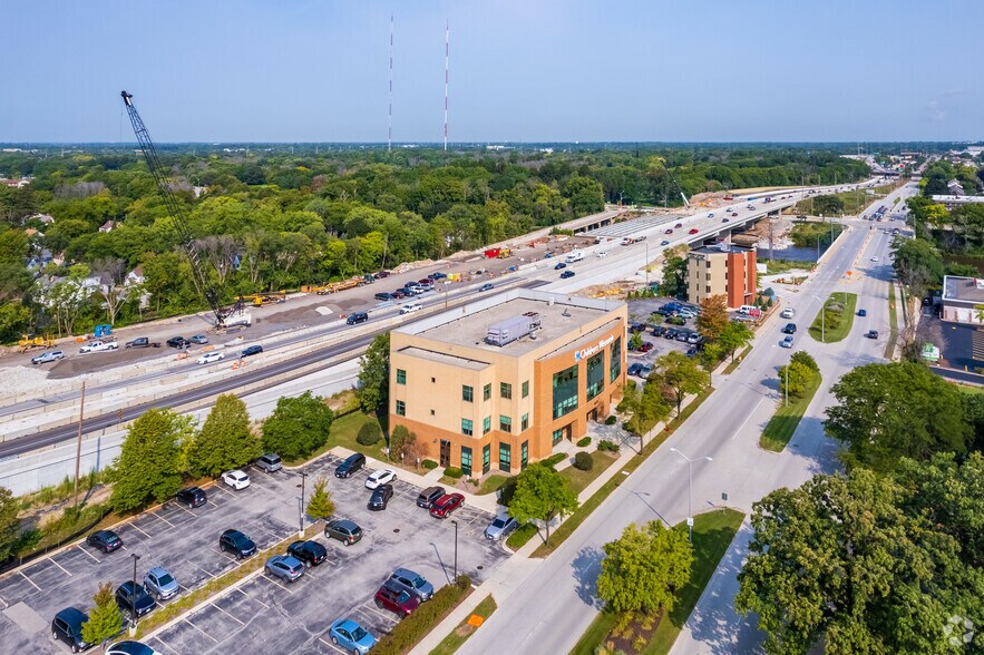 More Photos Of 4655 N Port Washington Rd, Glendale Medical For Lease