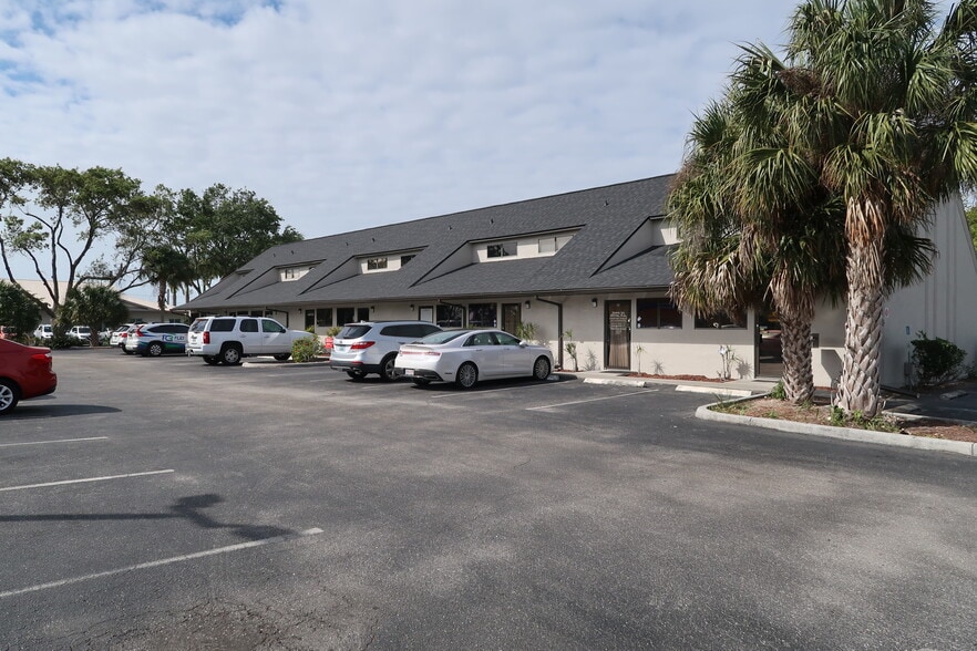 Primary Photo Of 5235 Ramsey Way, Fort Myers Office For Lease