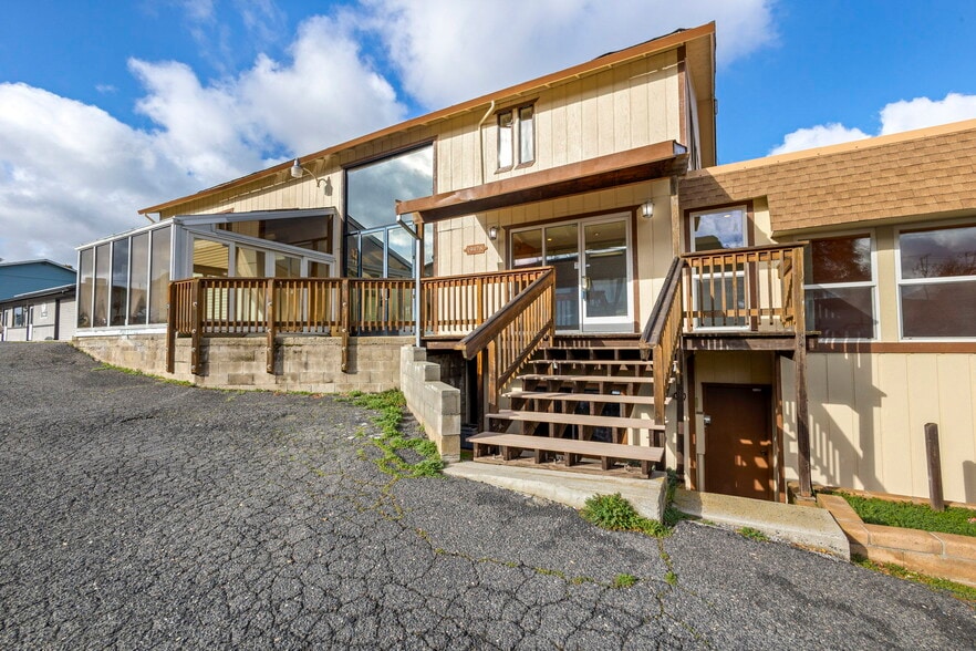 More Photos Of 19478 Village Dr, Sonora Flex For Sale