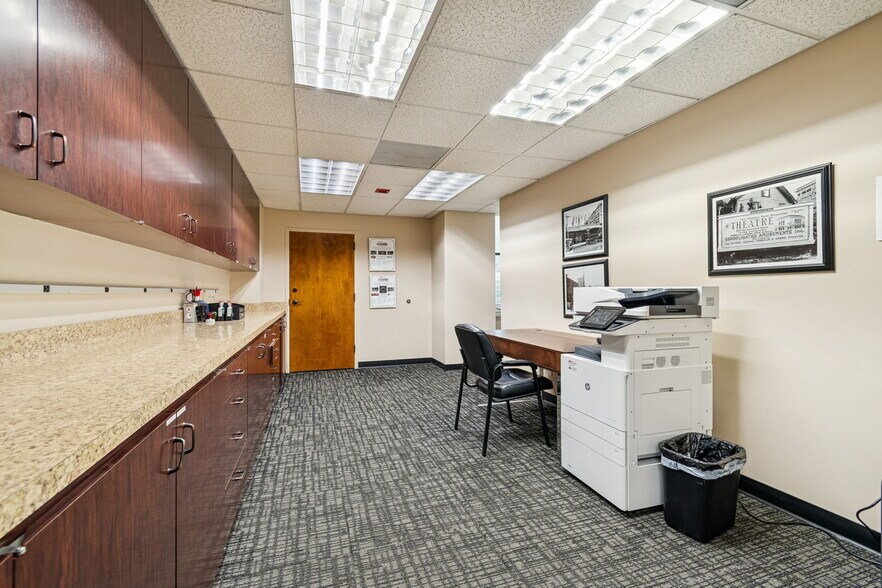 More Photos Of 707 N Franklin St, Tampa Office For Sale