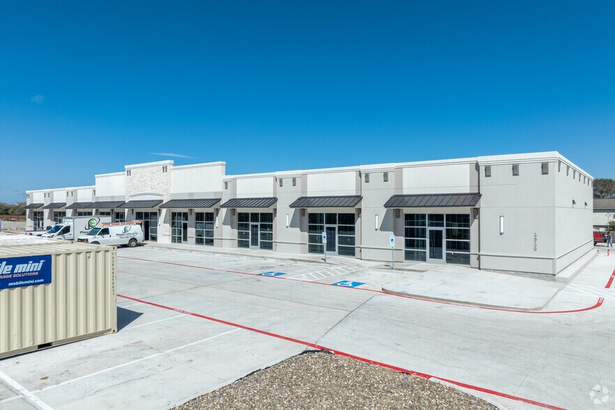 More Photos Of 14702 Northwest, Corpus Christi Storefront For Sale