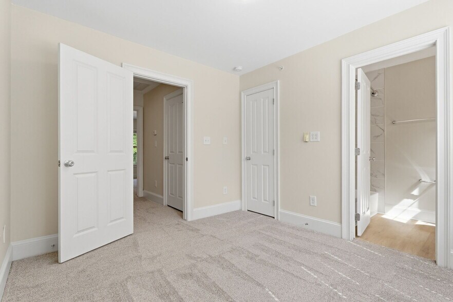 More Photos Of 5306-5320 Park Rd, Charlotte Apartments For Sale