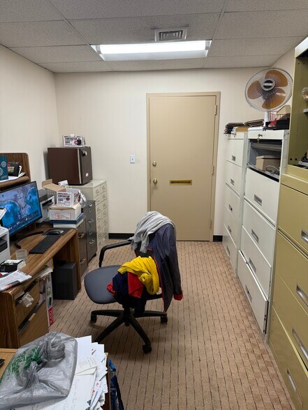 More Photos Of 33-43 Great Neck Rd, Great Neck Office For Lease