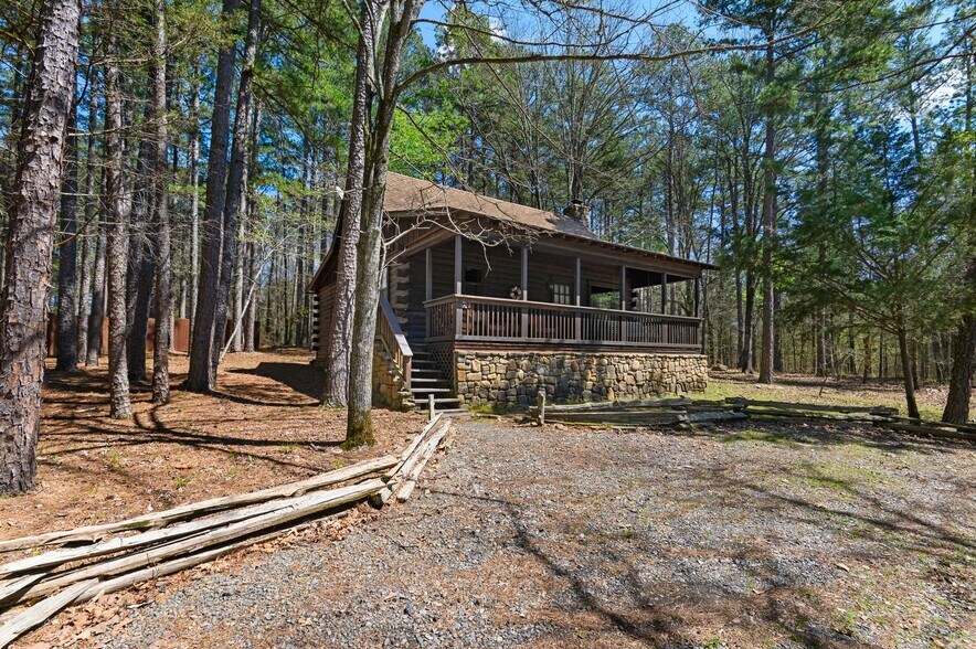 More Photos Of 68438 Eagle Creek Dr, Smithville Hotel For Sale