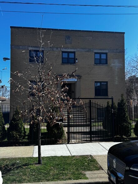 Primary Photo Of 3525 S Hermitage Ave, Chicago Religious Facility For Sale