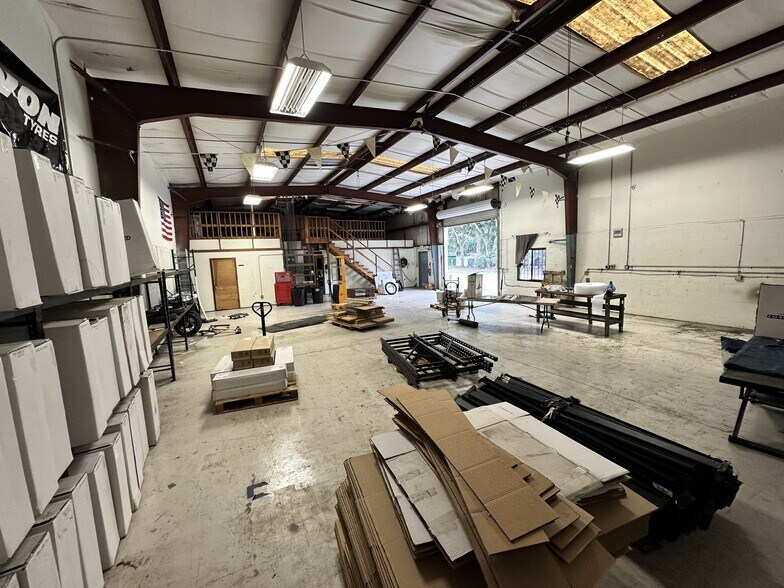 More Photos Of 1074 N Us-1, Ormond Beach Manufacturing For Lease