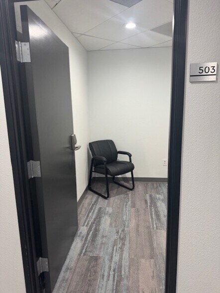 More Photos Of 3275 W Ina Rd, Tucson Coworking Space