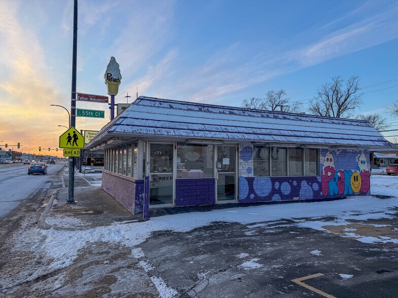 More Photos Of , Oak Lawn General Retail For Sale