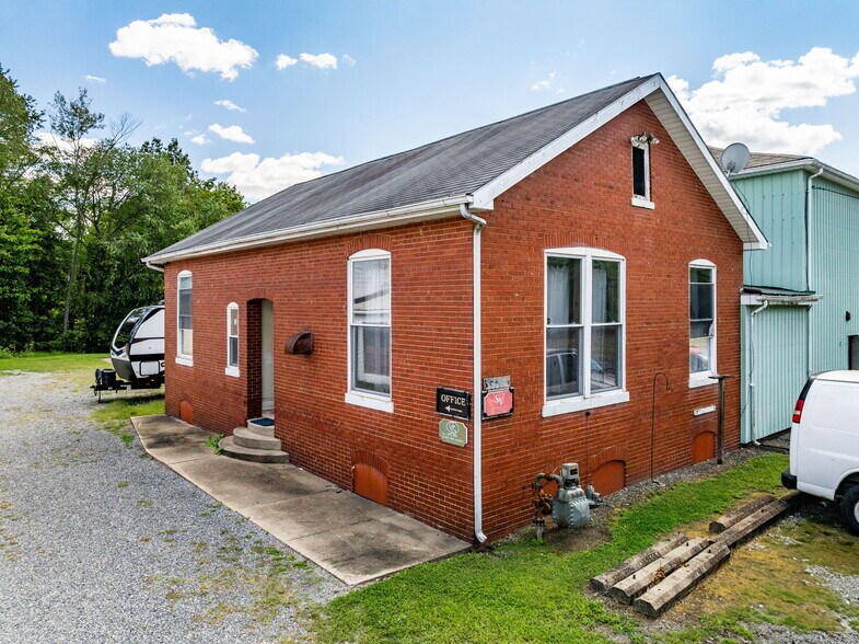 More Photos Of 168-171 Bower Street Ext, Montgomery Manufacturing For Sale