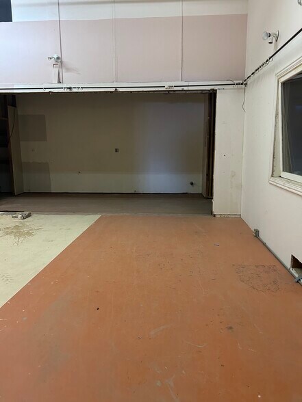 More Photos Of 1575 Roadrunner, Camp Verde Distribution For Lease