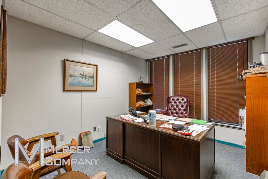 More Photos Of 3700 Reagan Dr, Fort Worth Warehouse For Sale