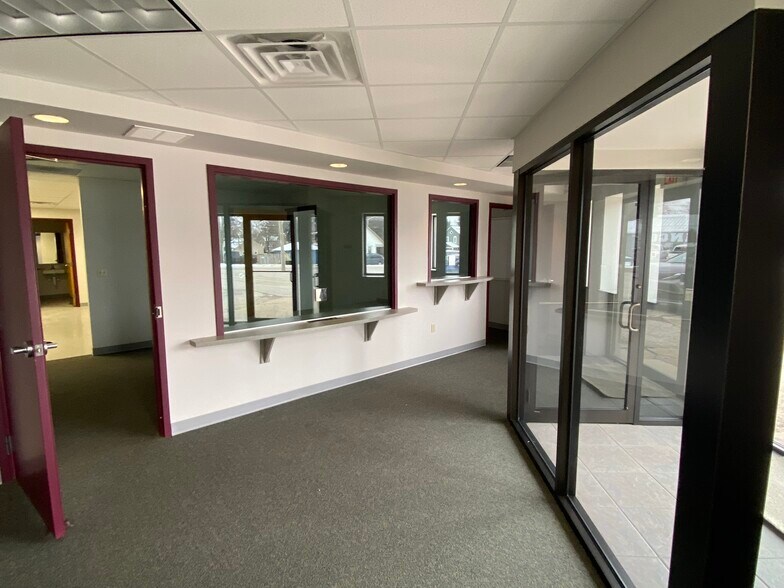 More Photos Of 2704 Jedderds Ave, Fort Wayne Warehouse For Sale