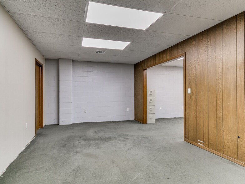 More Photos Of 6700 S Western Ave, Oklahoma City Office For Sale