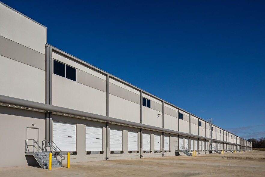 More Photos Of 2010 Nazareth Church Rd, Spartanburg Warehouse For Lease