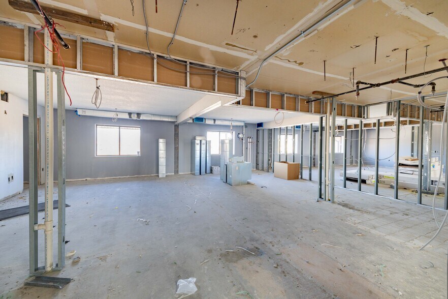 More Photos Of 31525 W 12 Mile Rd, Farmington Hills Hospital For Sale