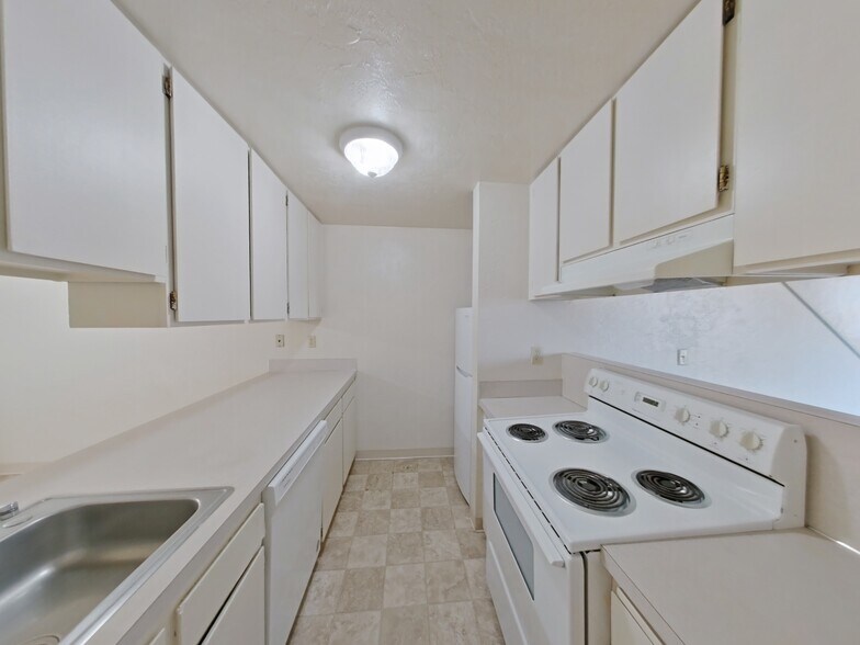 More Photos Of 1711 Patterson St, Eugene Apartments For Sale