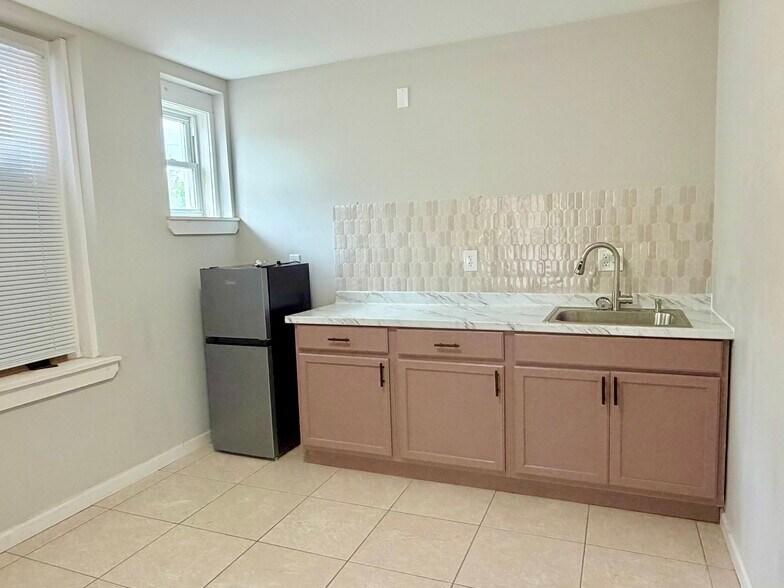 More Photos Of 1009 W Main St, Norristown Apartments For Lease