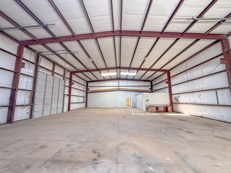 More Photos Of 12718 TX-191, Midland Warehouse For Lease
