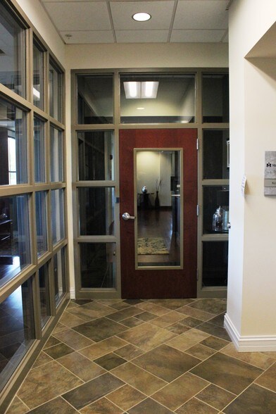 More Photos Of 9721 Cogdill Rd, Knoxville Office For Sale