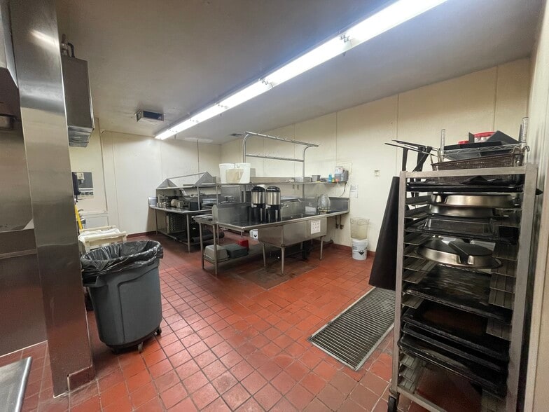 More Photos Of 111 E March Ln, Stockton Hotel For Lease