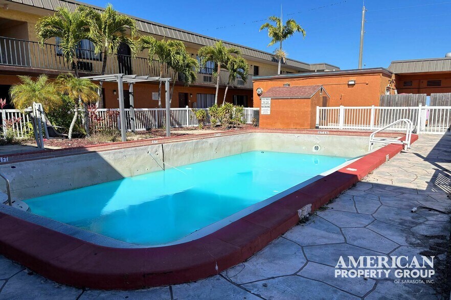 More Photos Of 14000 Tamiami Trl, North Port Hotel For Sale