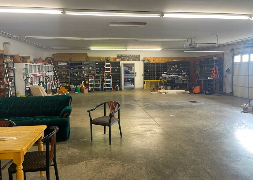 More Photos Of 15675 Morris Industrial Dr, Schoolcraft Industrial For Sale