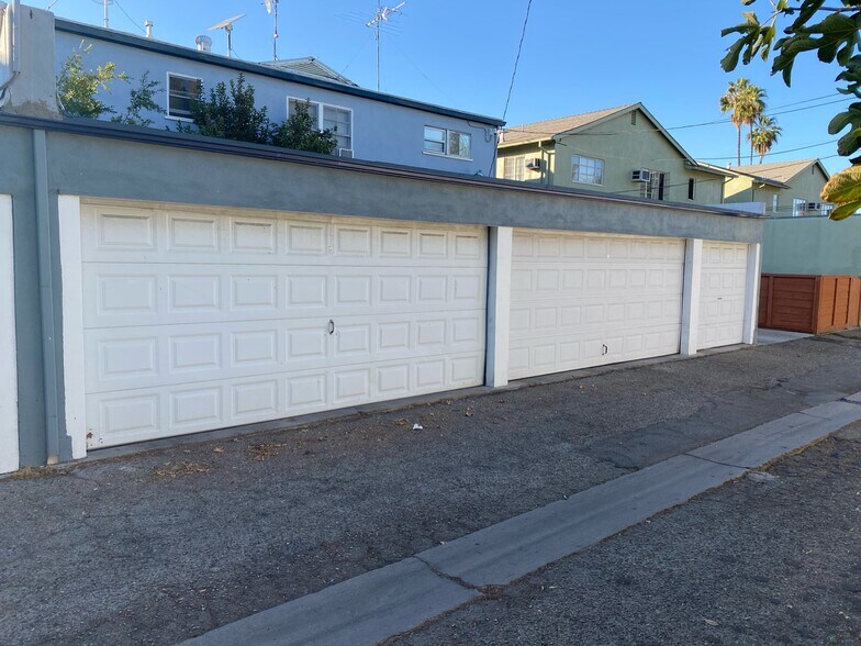 More Photos Of 5846-5852 1/2 Woodman Ave, Van Nuys Apartments For Sale