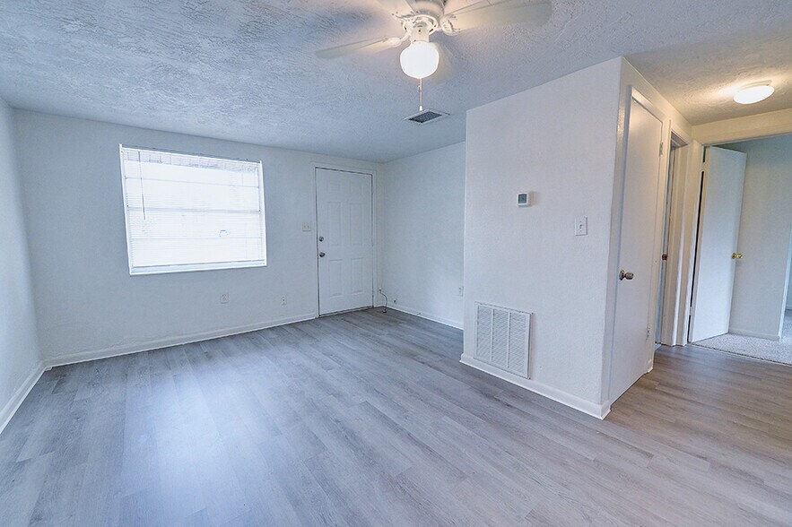 More Photos Of 1154 NE 1st St, Crystal River Apartments For Sale