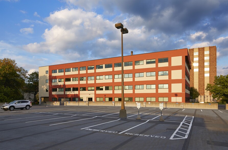 More Photos Of 555 Park St, Saint Paul Medical For Lease