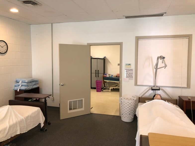 More Photos Of 2600 Memorial Ave, Lynchburg Office For Lease