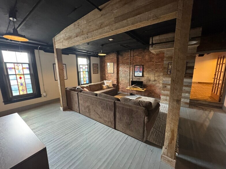 More Photos Of 154-190 N Merchant St, Decatur General Retail For Sale