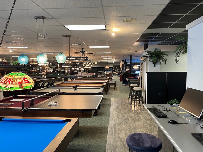 More Photos Of 5585 University Blvd W, Jacksonville Storefront Retail Office For Sale